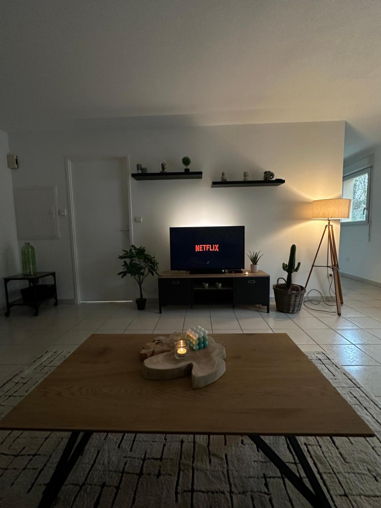 Appartement Entierement Renove Roye  Exterior photo